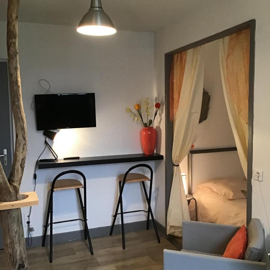 La Tour Des Quatre Chemins Appartement Gramat Buitenkant foto
