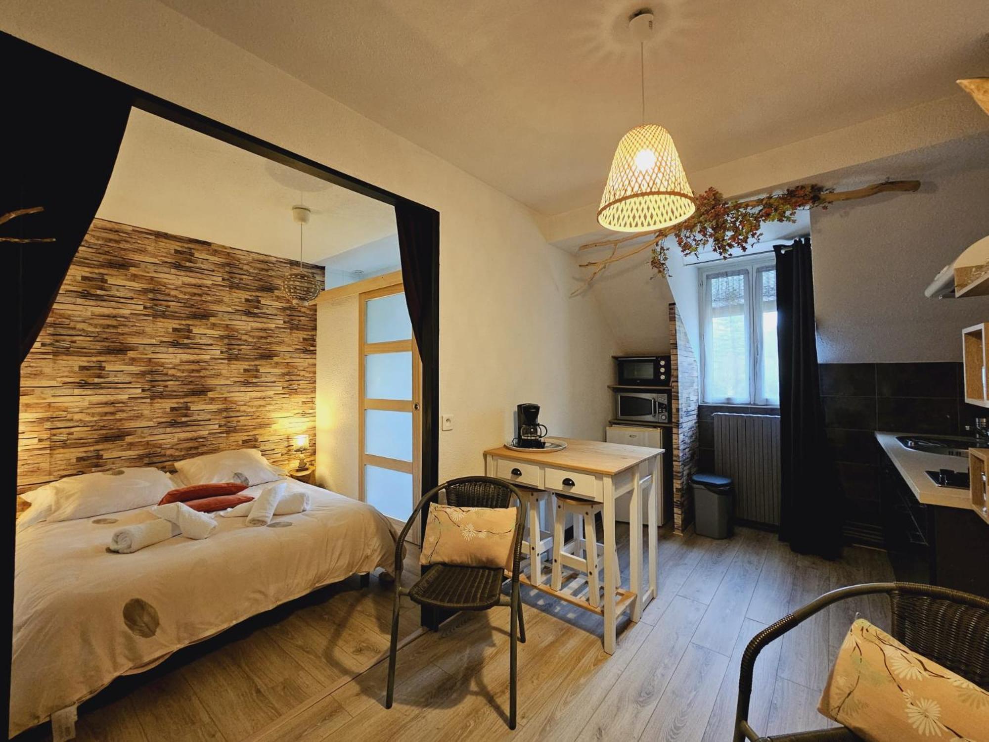 La Tour Des Quatre Chemins Appartement Gramat Buitenkant foto