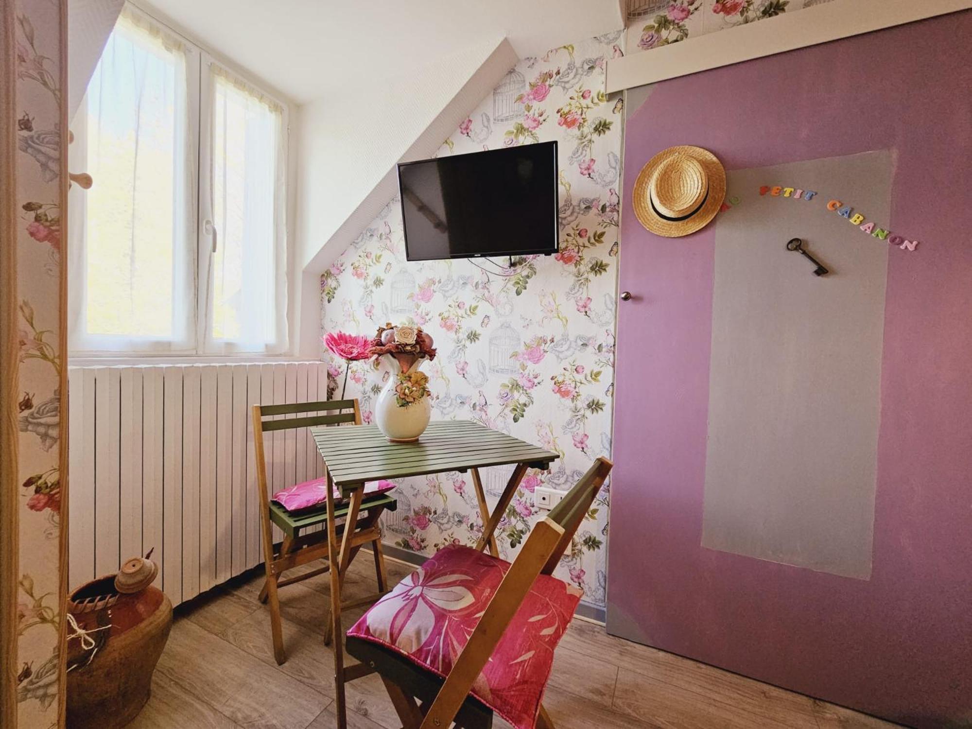 La Tour Des Quatre Chemins Appartement Gramat Buitenkant foto